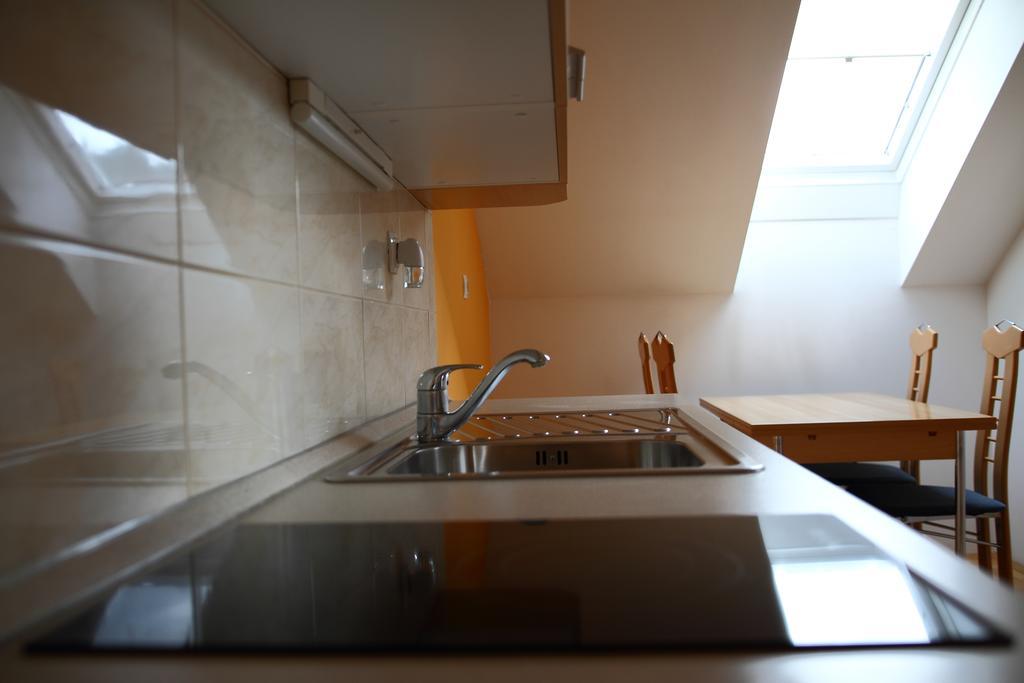 Apartments At Gostilna Martin Trbovlje Δωμάτιο φωτογραφία